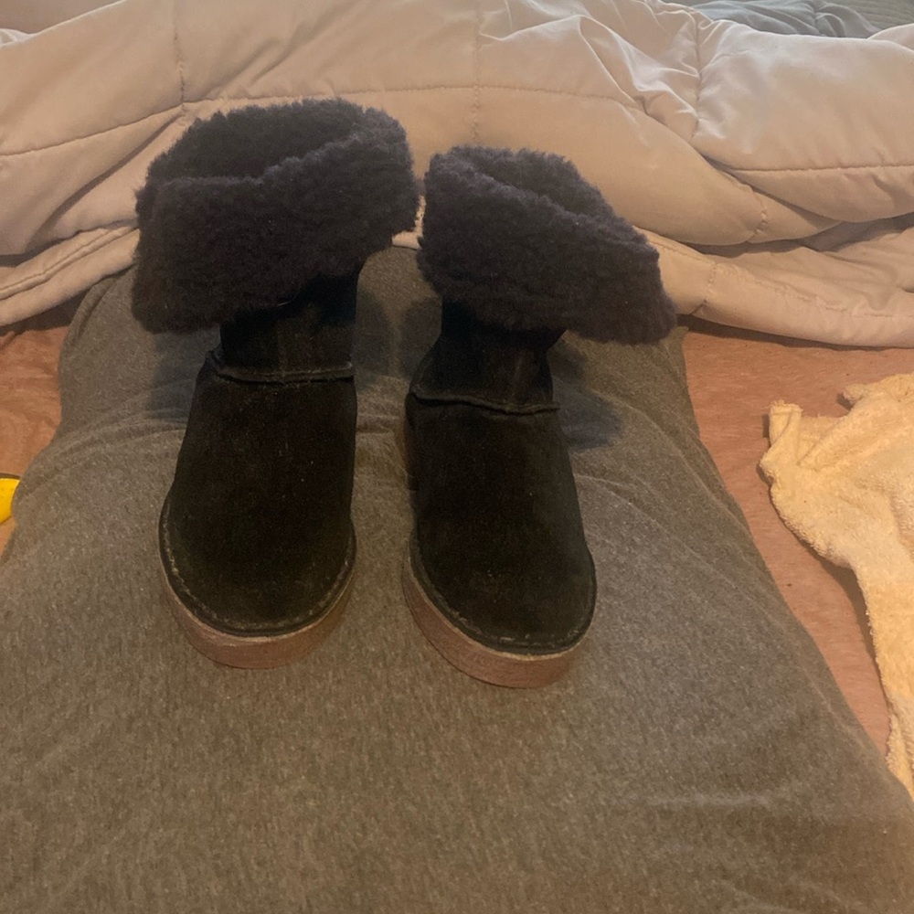 Black suede boots from Clark never worn.